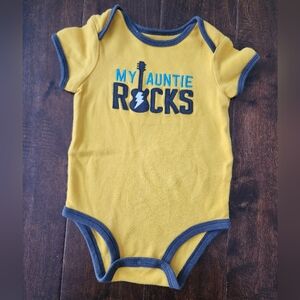 Yellow and Gray 'My Auntie Rocks' Baby Onesie